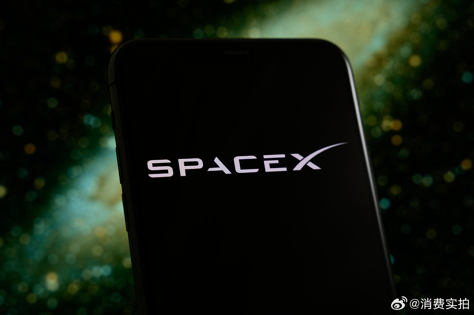 【马斯克也要站在光里，曝SpaceX拟收购光模块公司】美国联邦贸易委员会的文件披