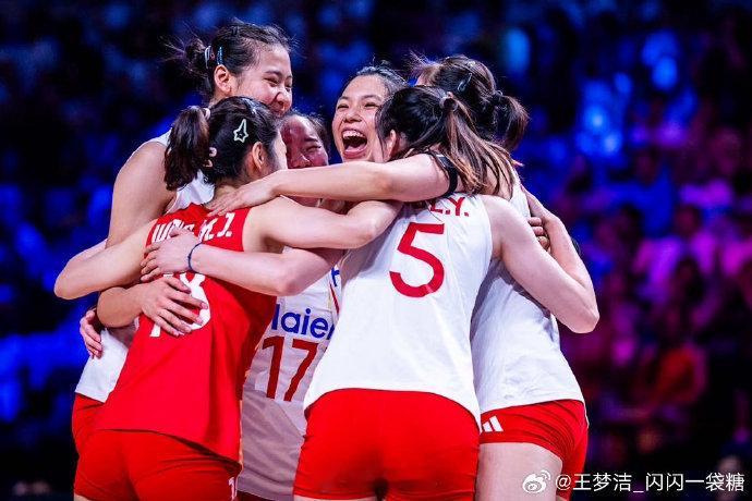 “前路还长 继续前行”中国女排王梦洁 朱袁张1块2毛9中国女排