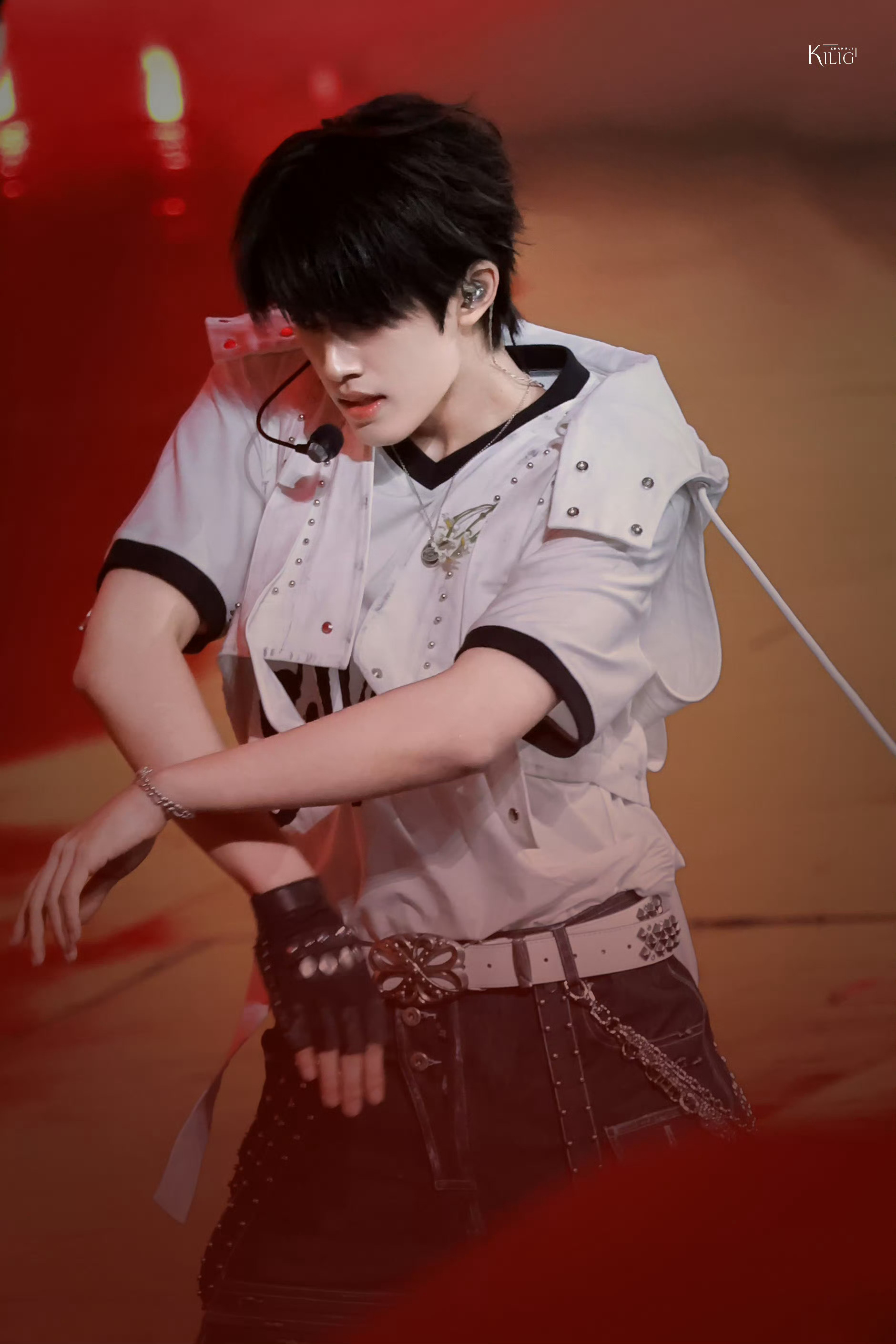 张极今天微博之夜上台领奖啦！🏆张极微博之夜