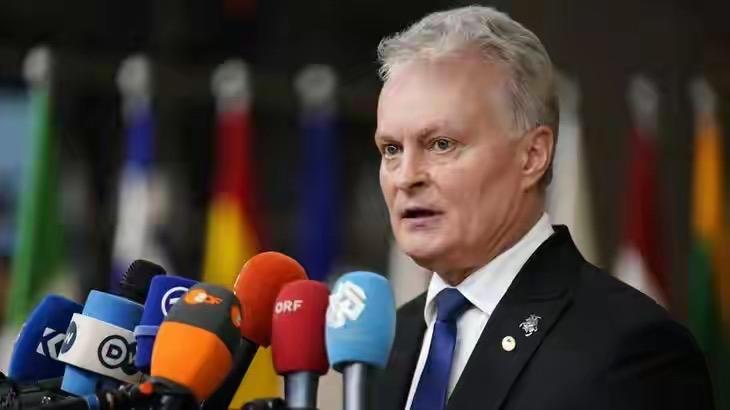 立陶宛服软，咋感觉还没跪下来。

2月12日，据彭博新闻社网站报道，立陶宛总理因