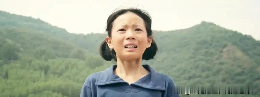 易青娥最恐怖的不是她变了，是她居然没疯。
11岁被亲舅舅带出大山，12岁亲人全散