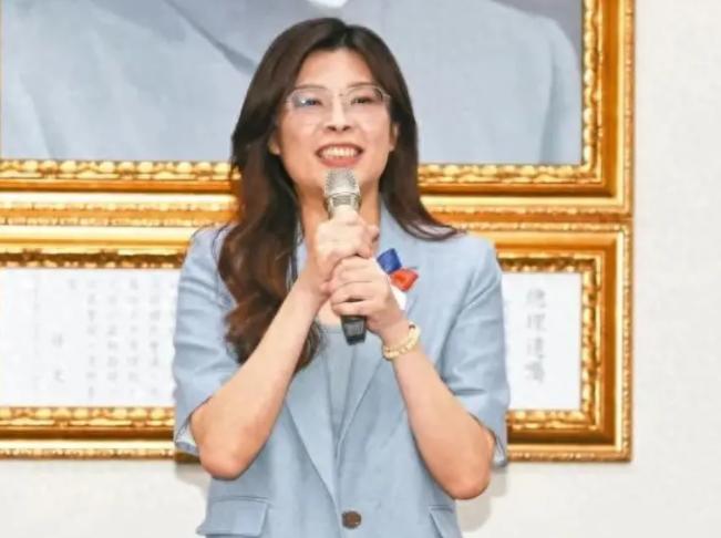 郑丽文谈台湾统一问题时表明，统一有两个条件。第一，要和平。第二，要台湾人“乐见”