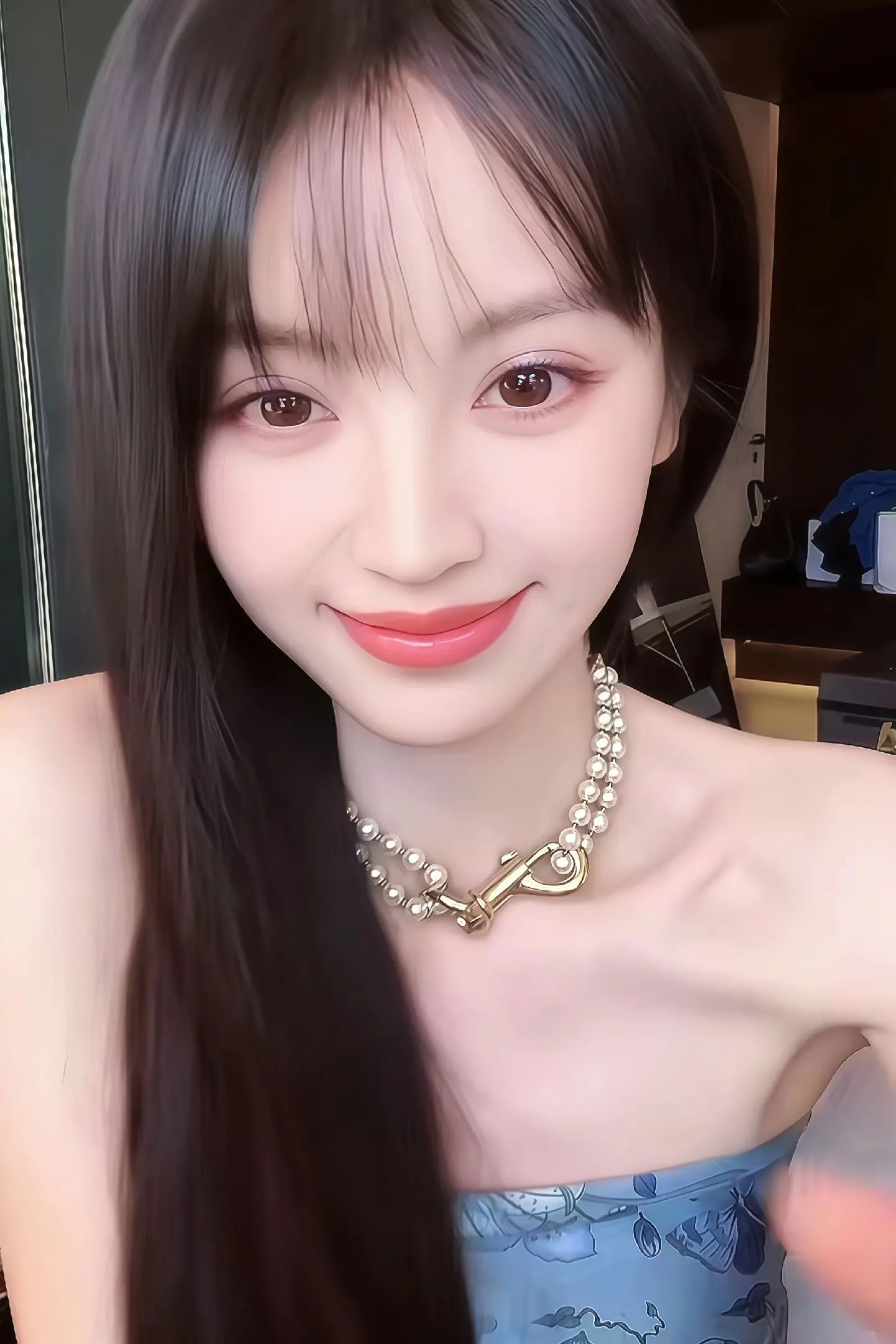 此女美得不可方物