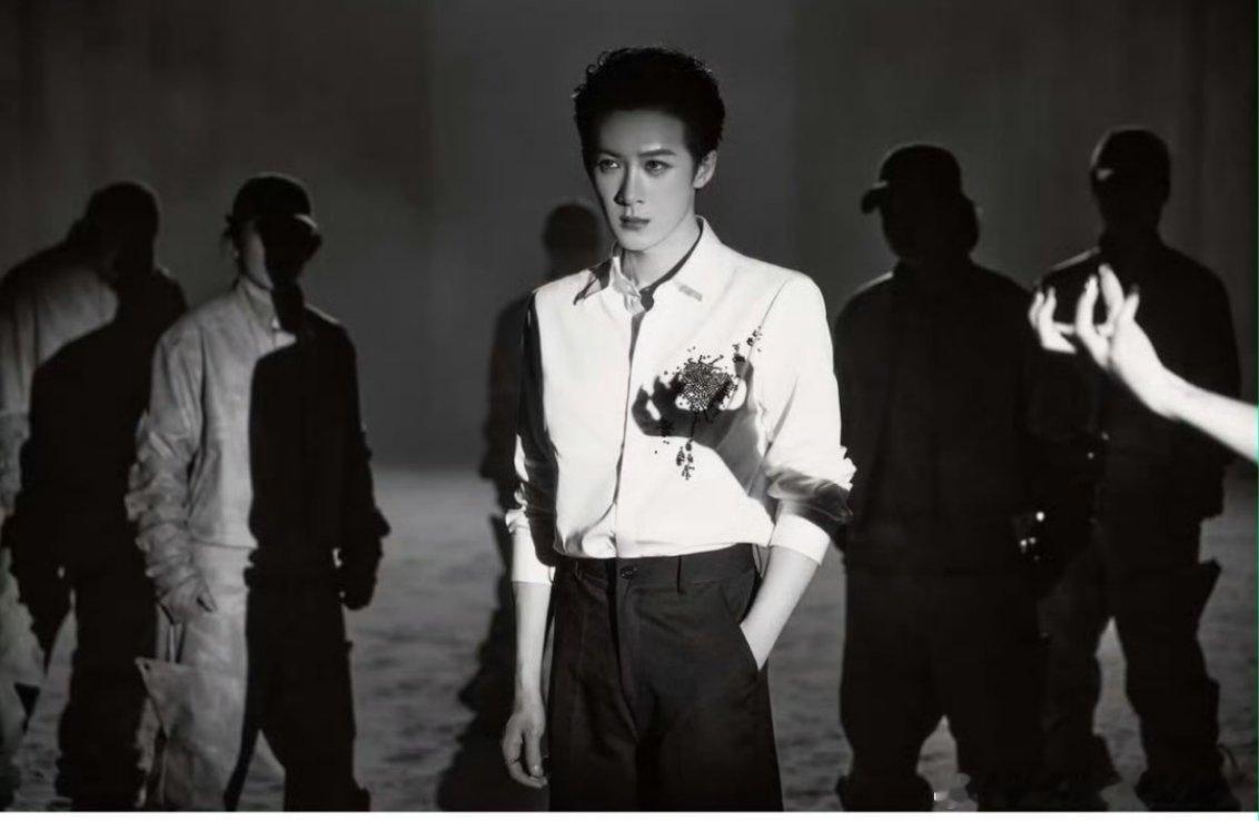 檀健次今日营业🥵🥵 