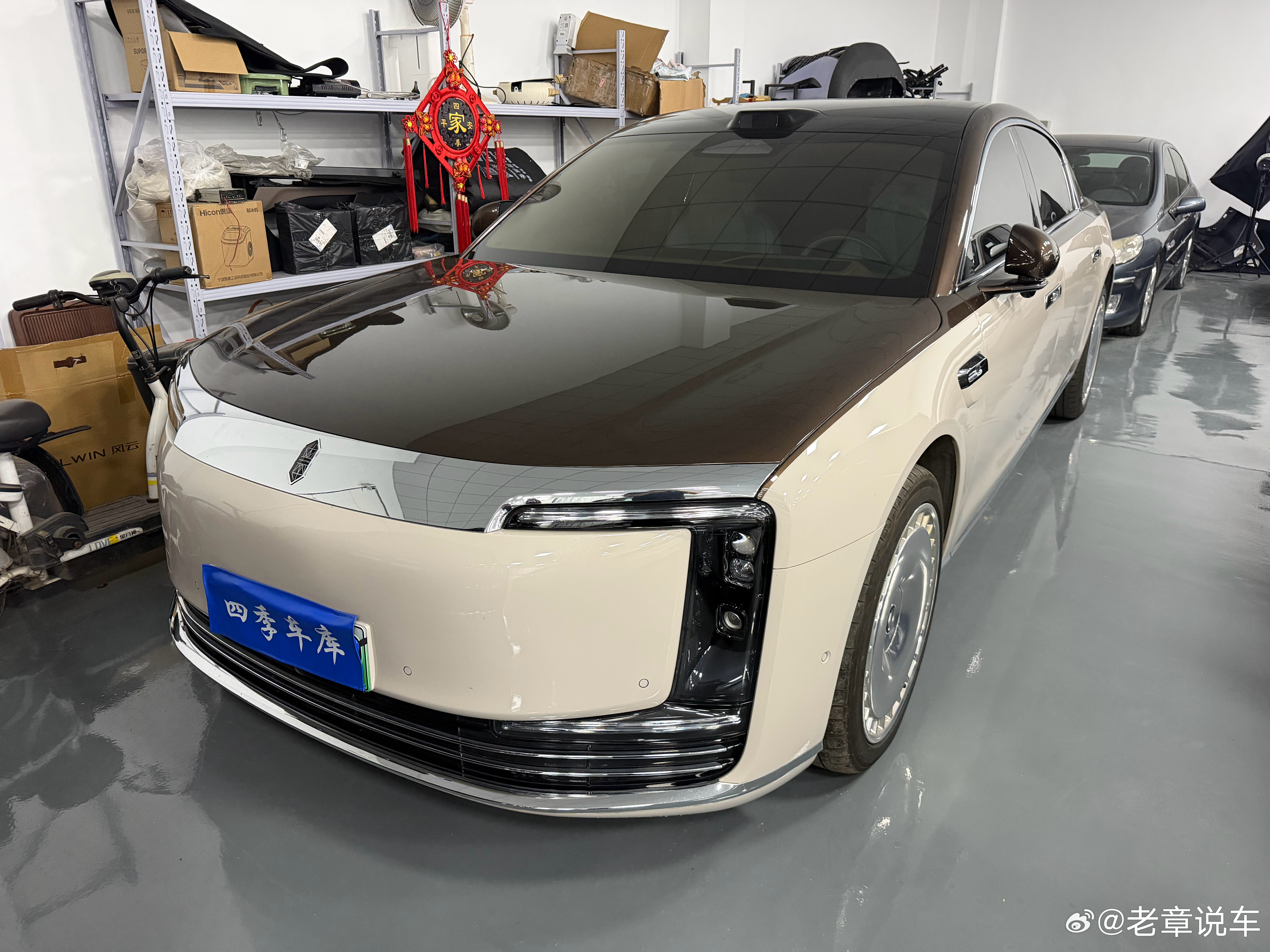 尊界S800顶配，配置选满，全车车衣，顶级太阳膜，还有延保，去年上牌。懂行的自己