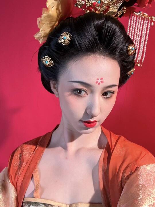 唐代簪花仕女走出了画卷
