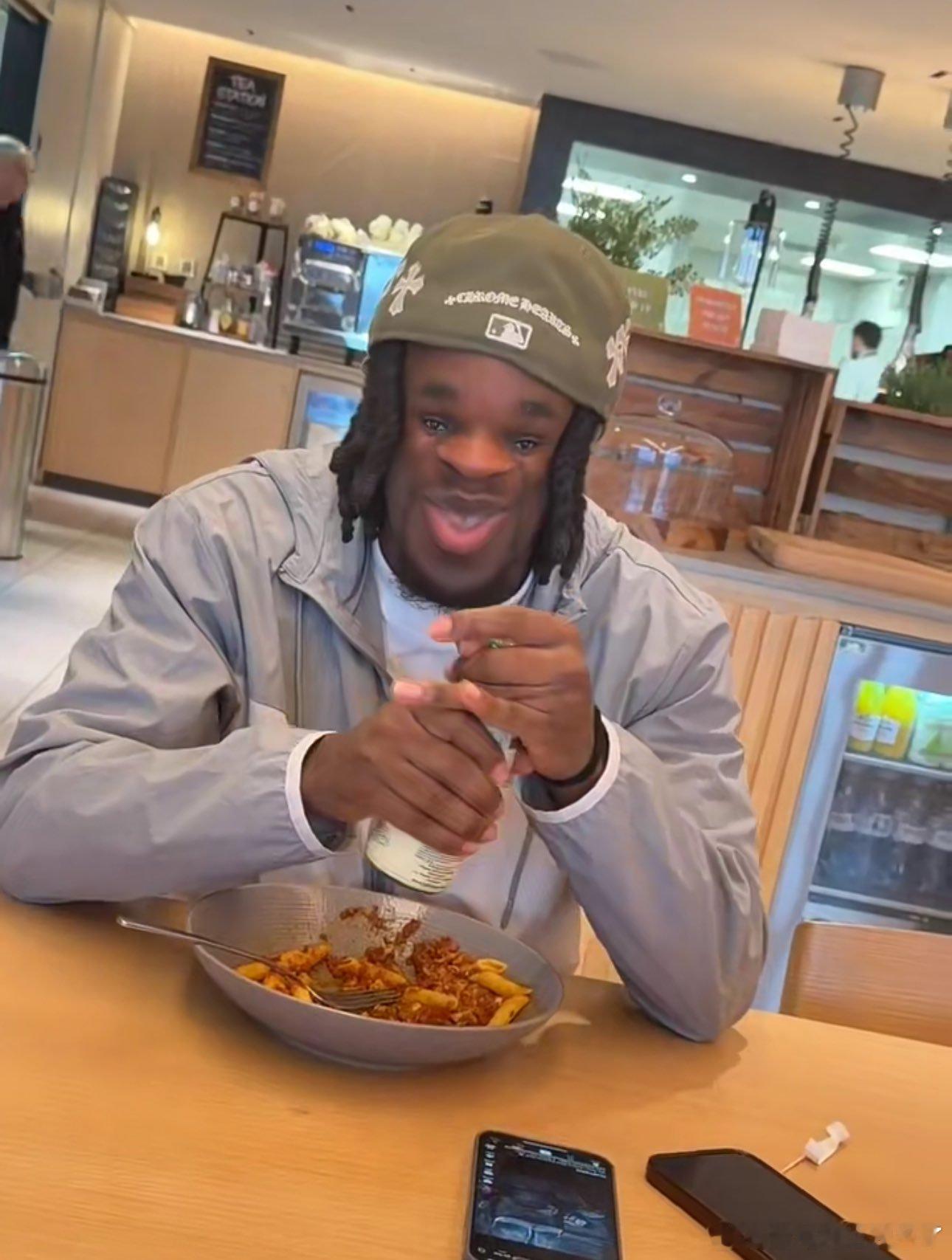 好家伙 埃基蒂克的P图特效弗林篷成为受害者