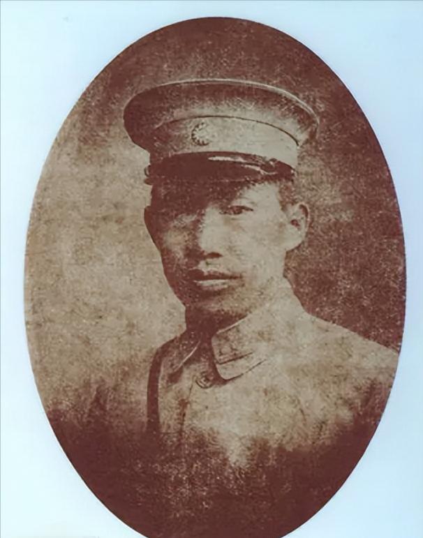 1935年5月，张学良让王家烈坐他的专机在贵阳上空兜风，可没想到登机后，飞机却直