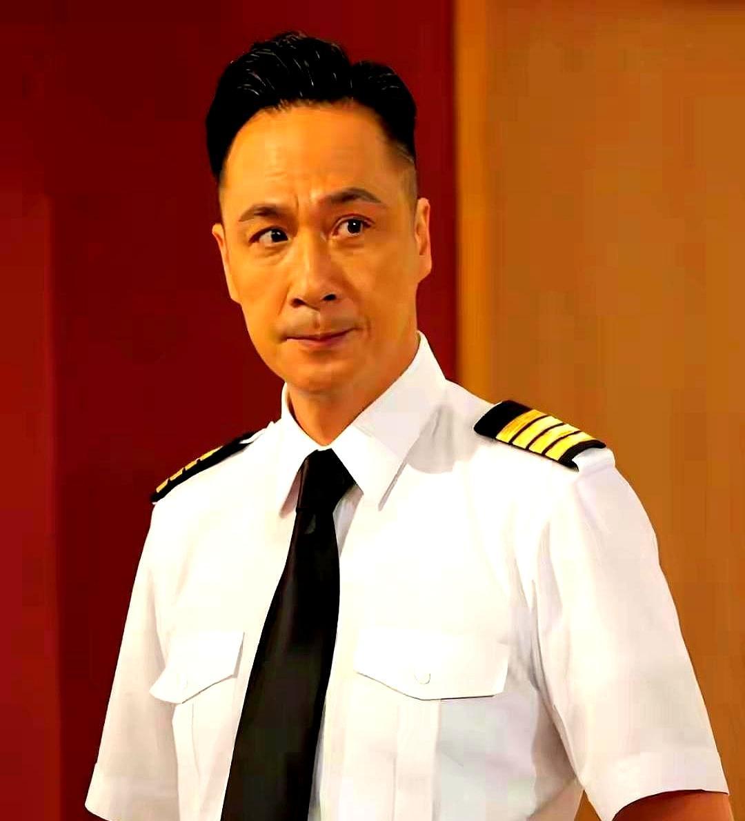 越铁的朋友，见面次数越少。
 
吴镇宇跟刘青云、黄子华，跑龙套时就混熟。
 
相