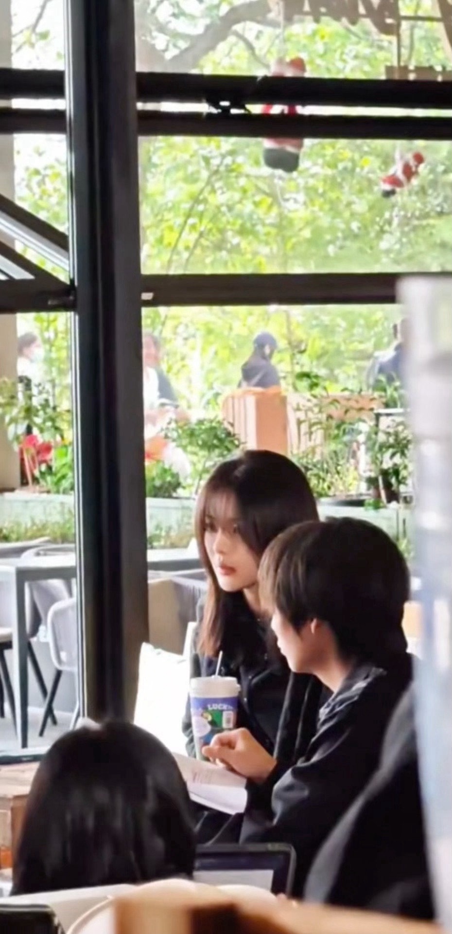 杨超越和董思成今天是太阳雨 今日开机路透 