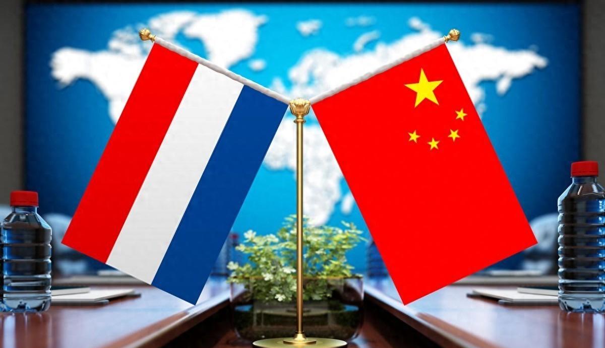 荷兰突击接管中国芯企，300亿资产说抢就抢，中方反制何时见效。
荷兰政府突然宣布