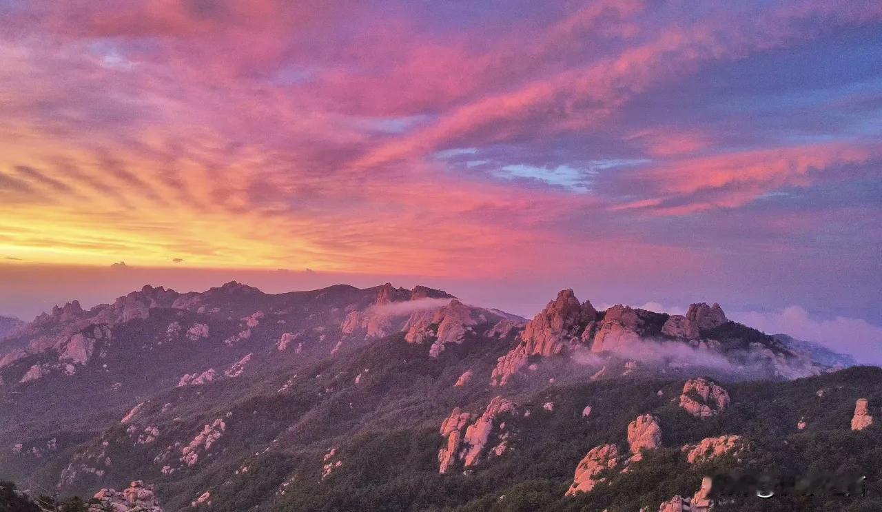 《两岸关系发展和统一利好》这篇文章，既回应了广大百姓的重大关切，又让反动分子无话