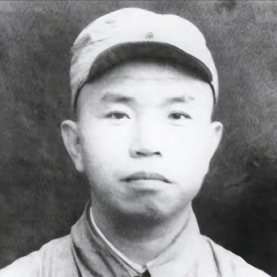 51年王树声重回大别山，挖出红军20年前埋下的宝贝，众人见后落泪…
 
这眼泪里