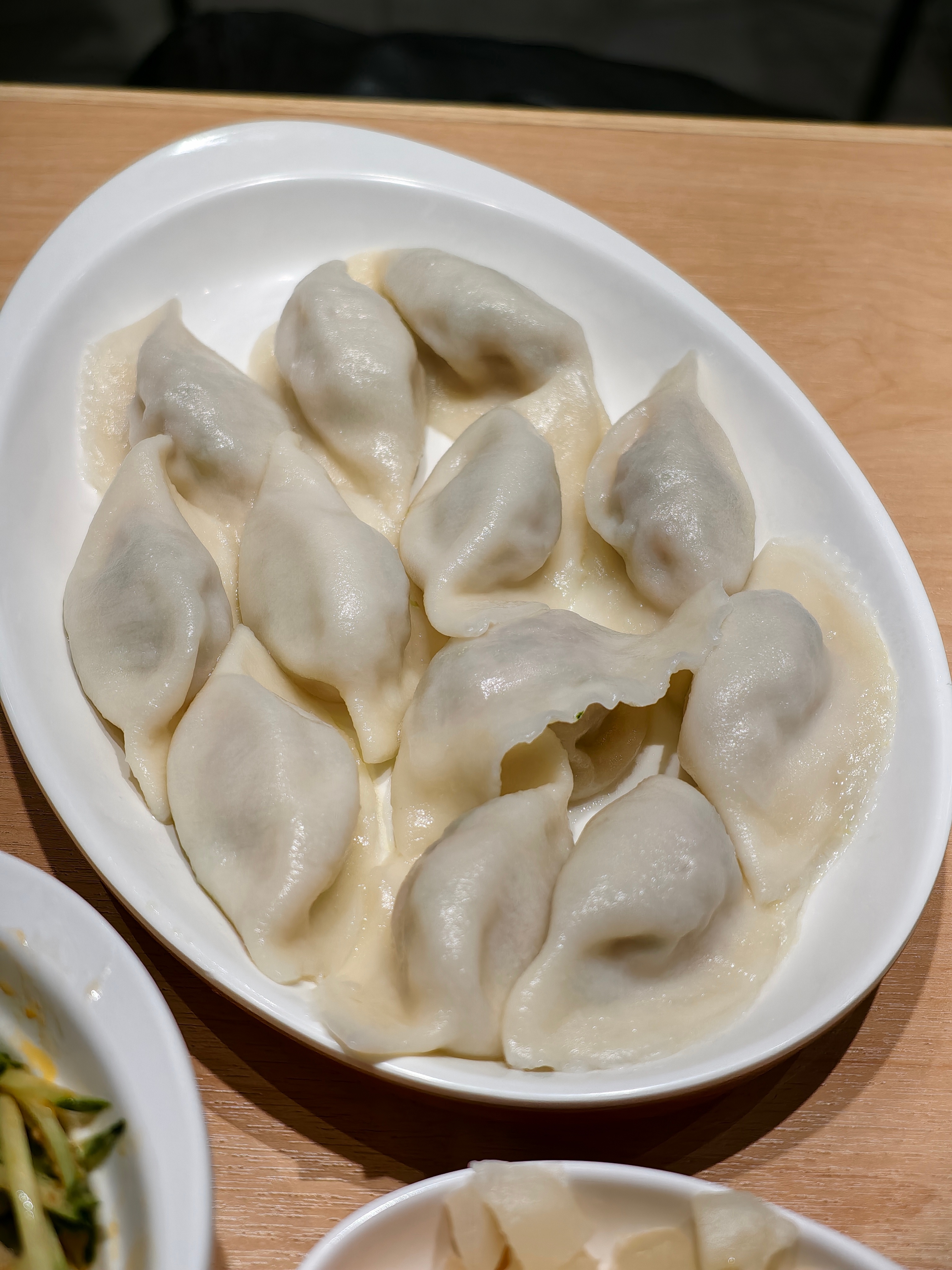 最近有点进步就是在外面吃饭也能控制好量不像以前有吃饱感觉的时候其实已经吃过量了 