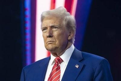 美军三艘驱逐舰出动，马杜罗做好战斗准备，普京这次要见死不救？特朗普特派4000美