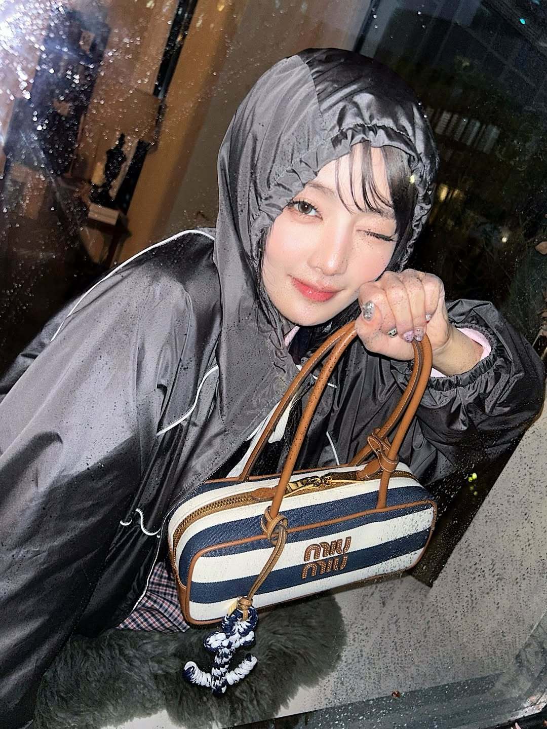 Minnie x MiuMiu 卡哇伊Minnie上线为Beau手袋推广，可爱晕