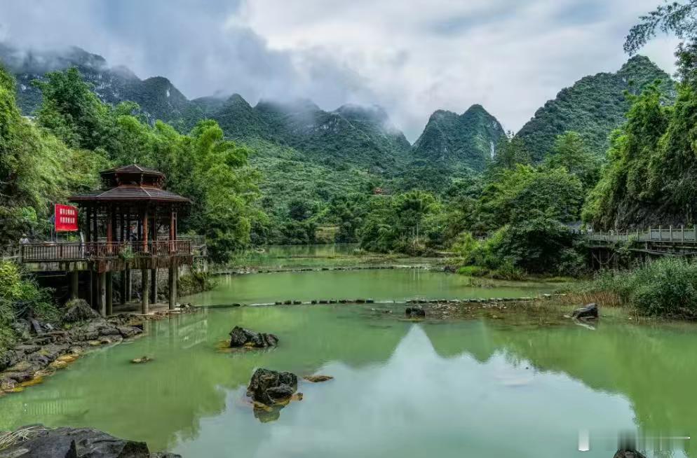 人一旦想通这3点，会轻松很多人越活越轻松，其实就3个变化。第一，不再把自己看太重