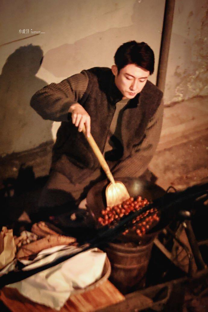 黄景瑜 奋斗文学黄景瑜的人夫感真不是吹，洗旧棉服加身，奋斗文学那味儿一下就有了超