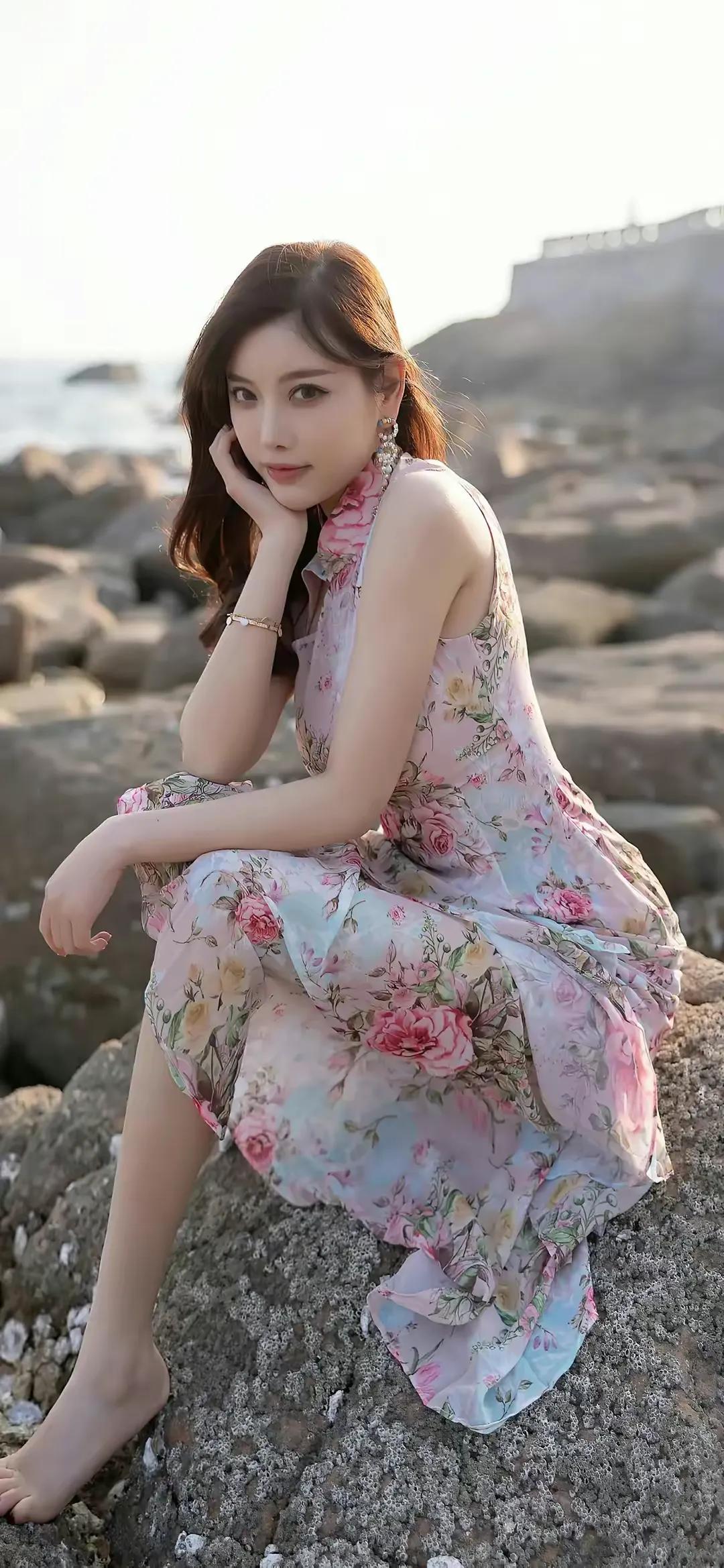 女神晨晨，海边外景照片，美翻天