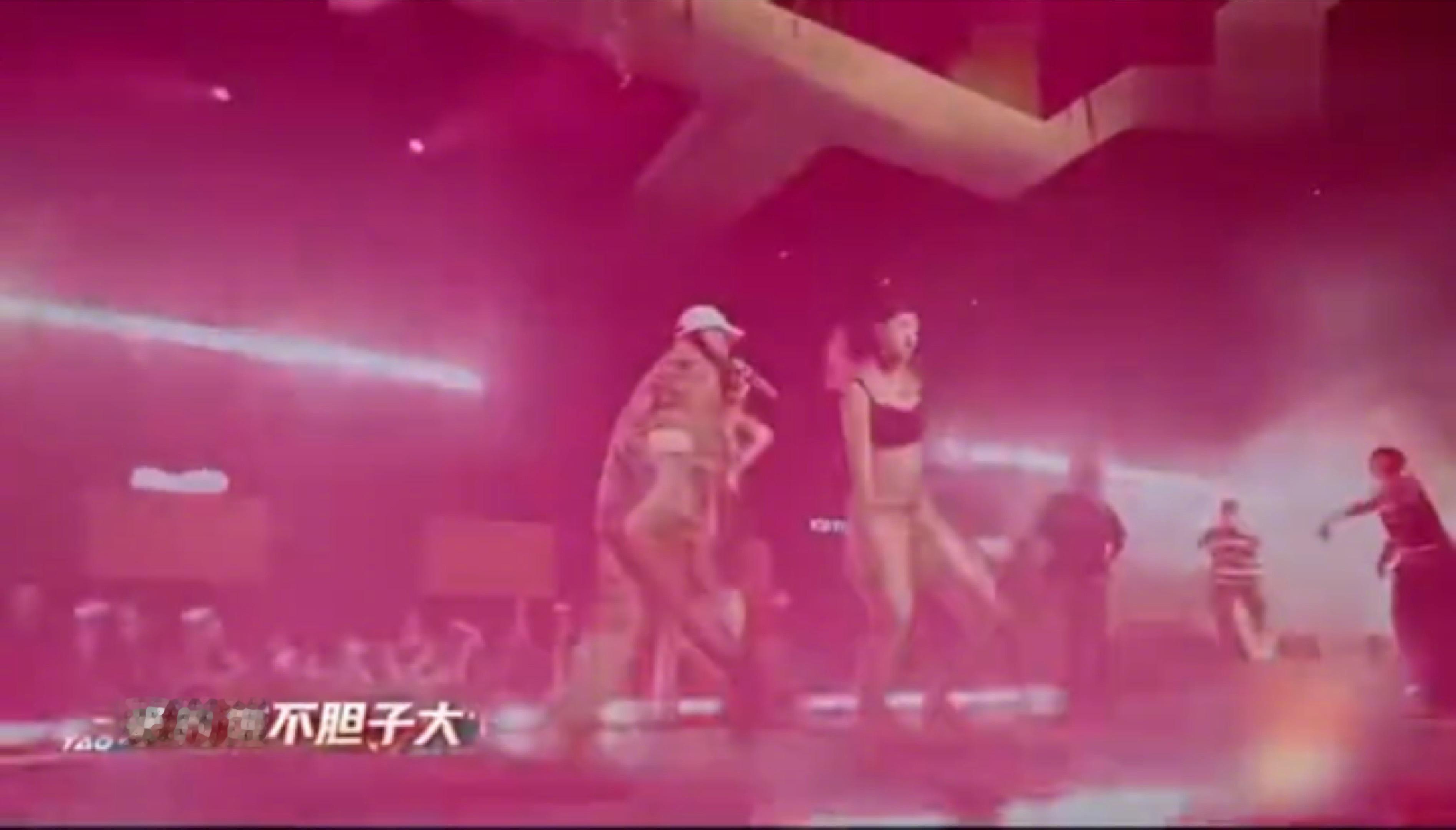 黄子韬真把call me写成歌了别人玩梗靠说，黄子韬玩梗靠唱！真的被黄子韬新歌《