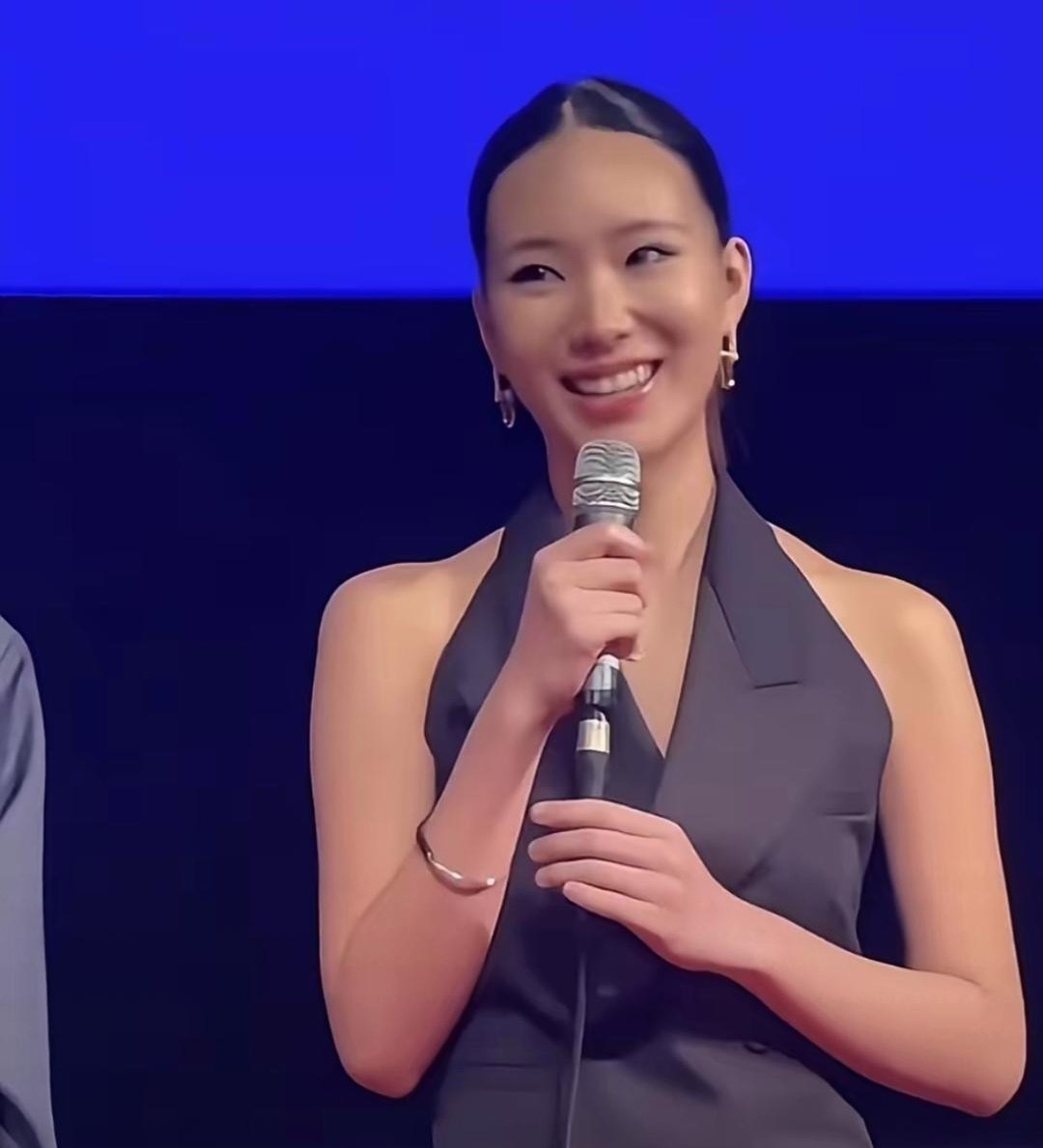 小s大女儿看着好成熟啊 她才20岁 