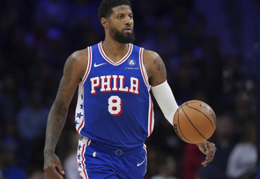 保罗乔治禁赛25场NBA官方宣布，76人球员保罗-乔治违反联盟禁药政策，被联盟禁