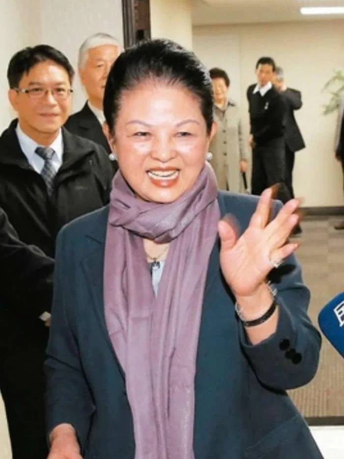2008年，台 湾前首富王永庆突然离世，留下高达6000多亿新台币的遗产，王家掀...