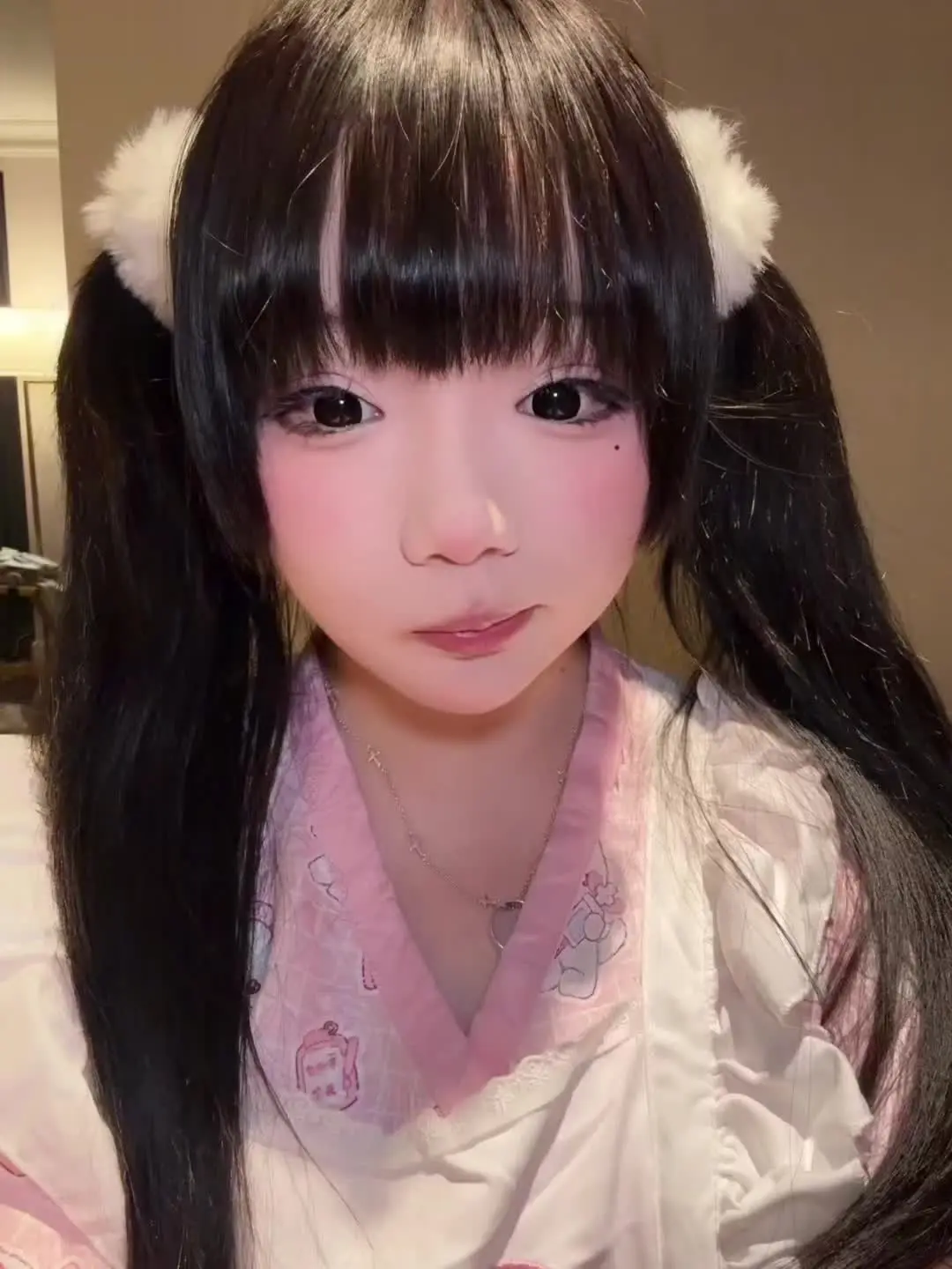 三张怼脸live (*ˉ︶ˉ*)