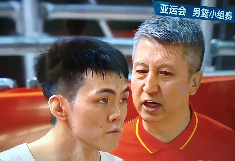 郭指导:报仇的机会来了，庞老六上去盘他们！[发怒]
庞峥麟:收到！看我的[加油]