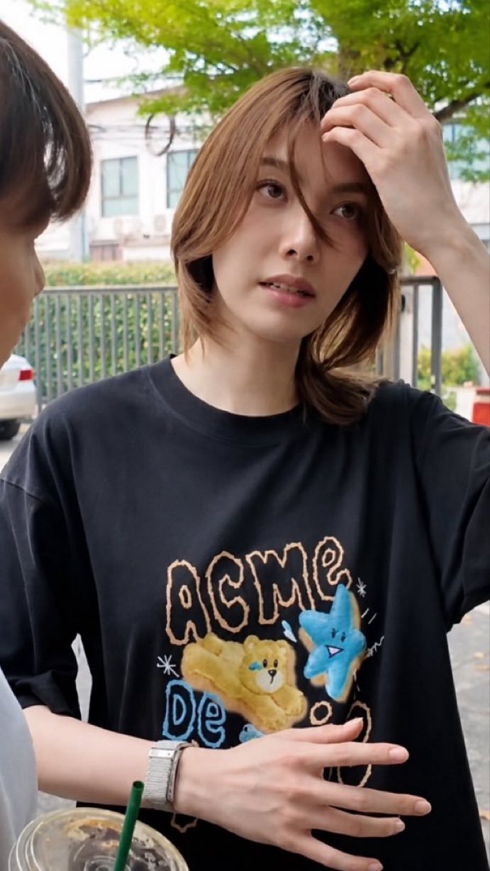 帅的不像话 