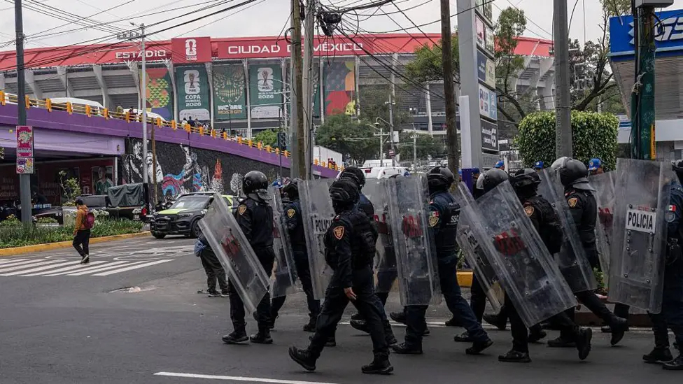 世界杯开幕前夕墨西哥5名警察遭枪杀据法新社报道，2026美加墨世界杯开幕前夕，墨