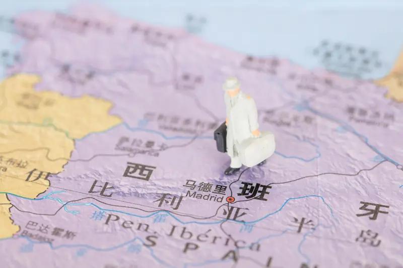 全球震动！西班牙硬刚美国：拒绝使用基地打击伊朗，美军10架加油机连夜撤离
 
中