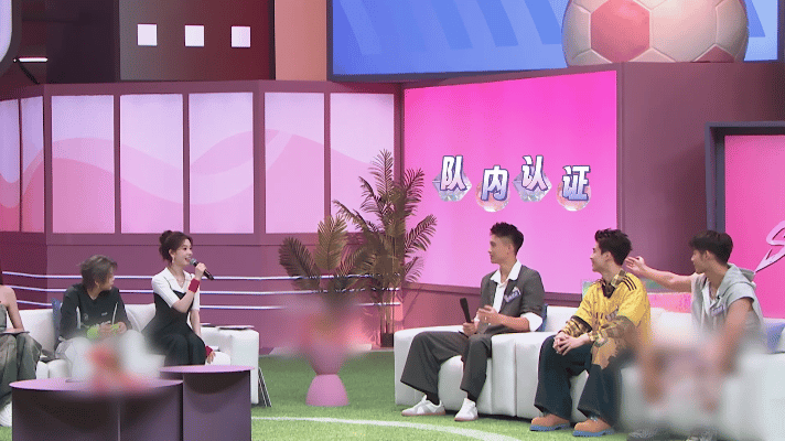 陈瑶对王濛说我终于有绶带了陈瑶在别的节目当上队长了 所有遗憾终会被温柔弥补，错过
