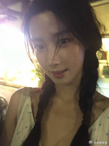 卢昱晓你就是小太阳卢昱晓自带晴天buff卢昱晓自称晴天娃娃，奇妙的巧合不断上演，