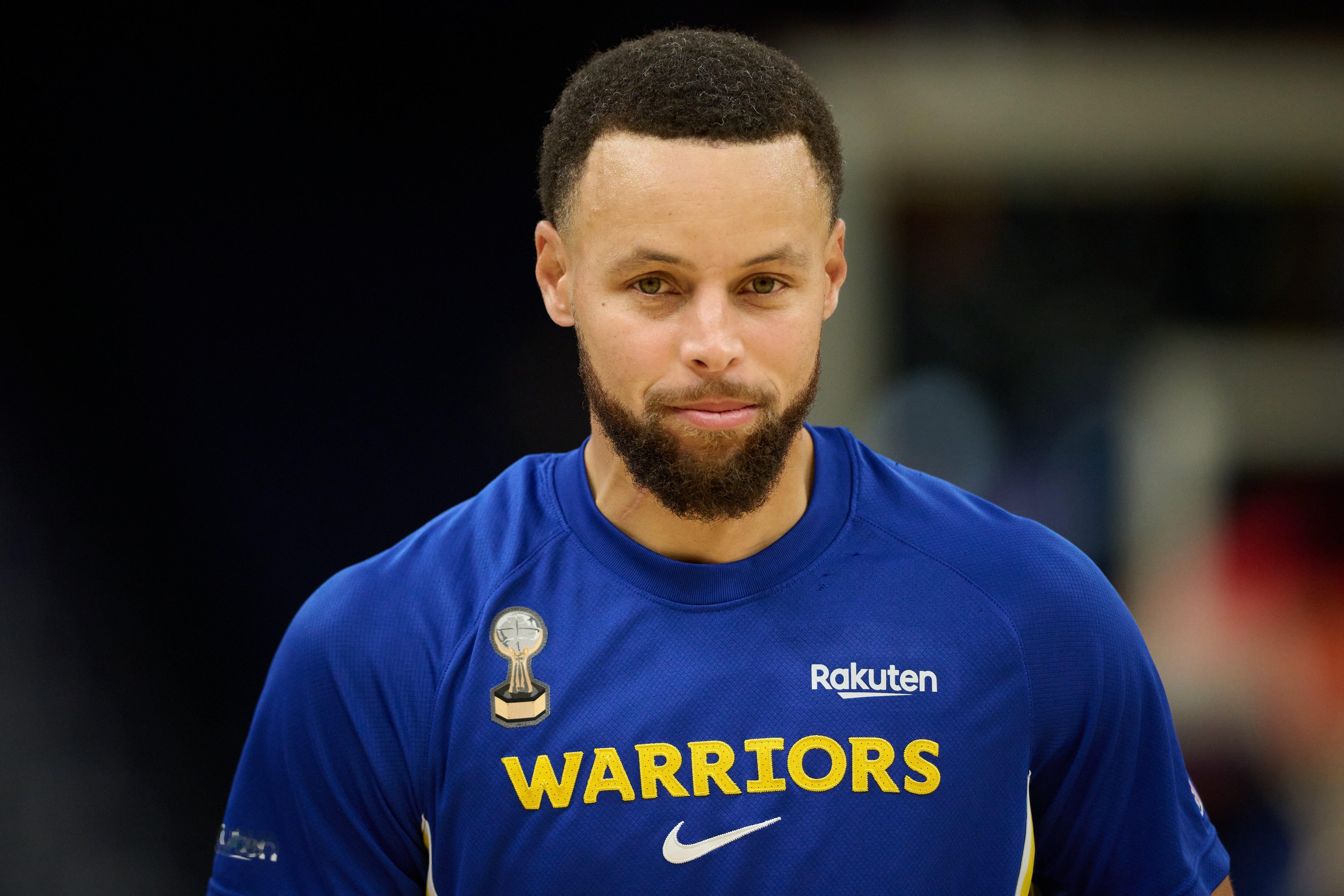 有没有意识到今年已经很少提到库里12月魔咒了，今天上半场有点铁魔术vs勇士nba