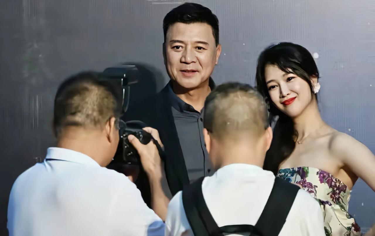 奚望职业生涯，刘之冰扮演着重要角色，不是亲生父女却似亲生父女
奚望能在演艺圈走到