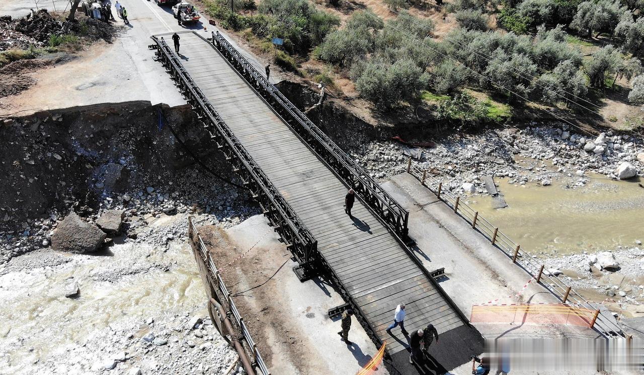 据统计希腊境内有126座军用桥梁，大部分修建于二战期间，主要由英国和美国军方建造