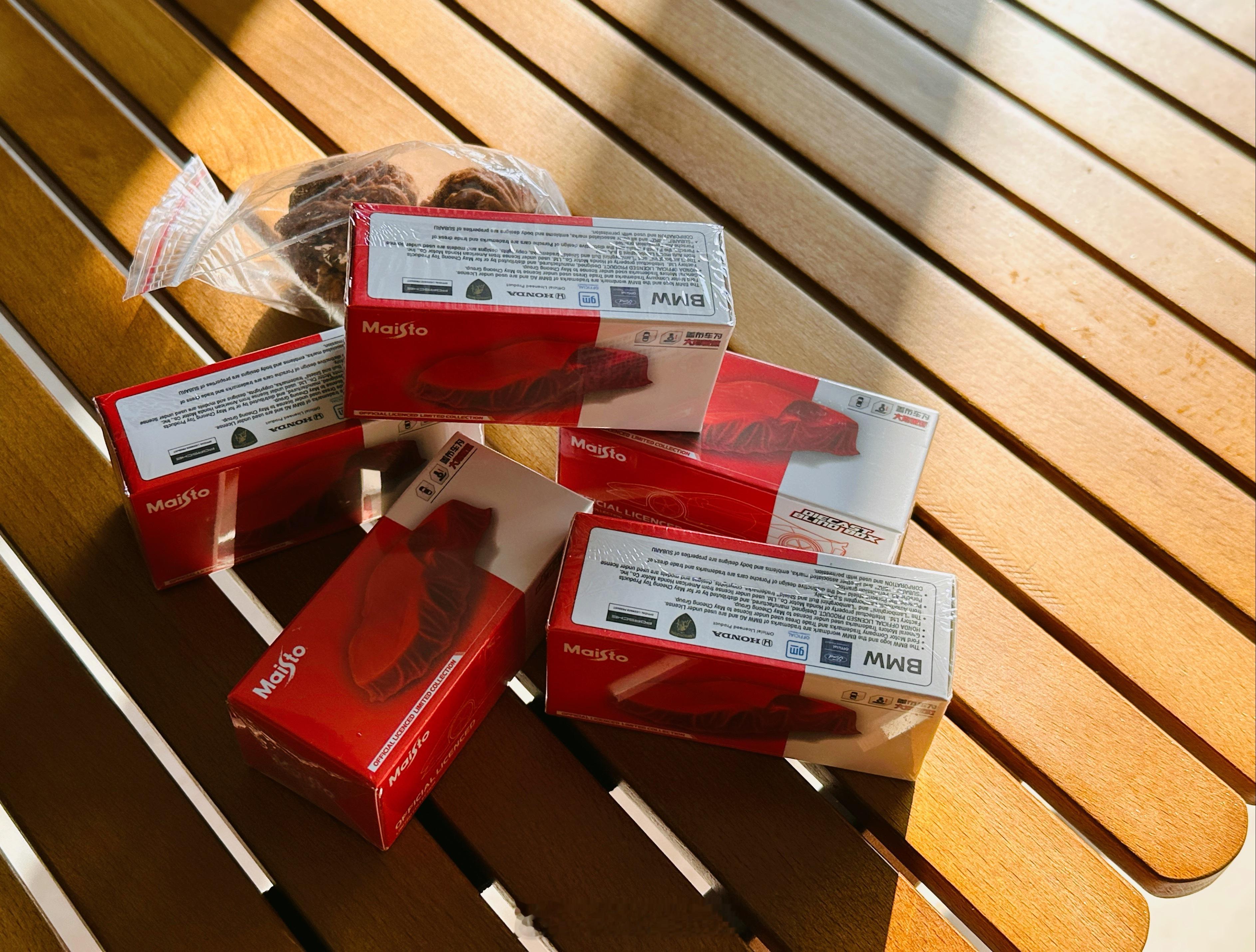 趁着熊孩子们都去上学了，带称去了赵一鸣，大小隐藏款全拿下，等孩子晚上放学回来让他