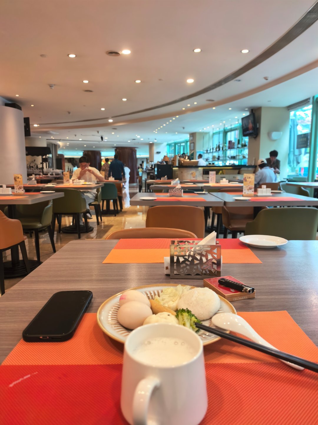 刚起床，早餐ing  ​​​