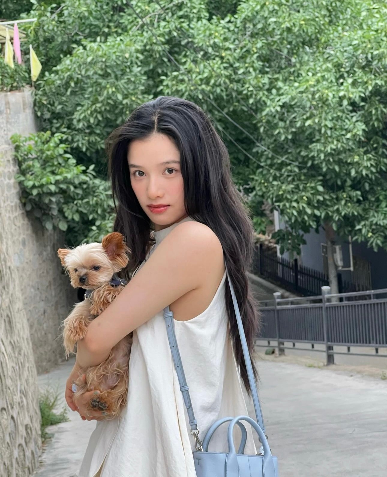 #张婧仪# 🤍🐾😊 ​​​