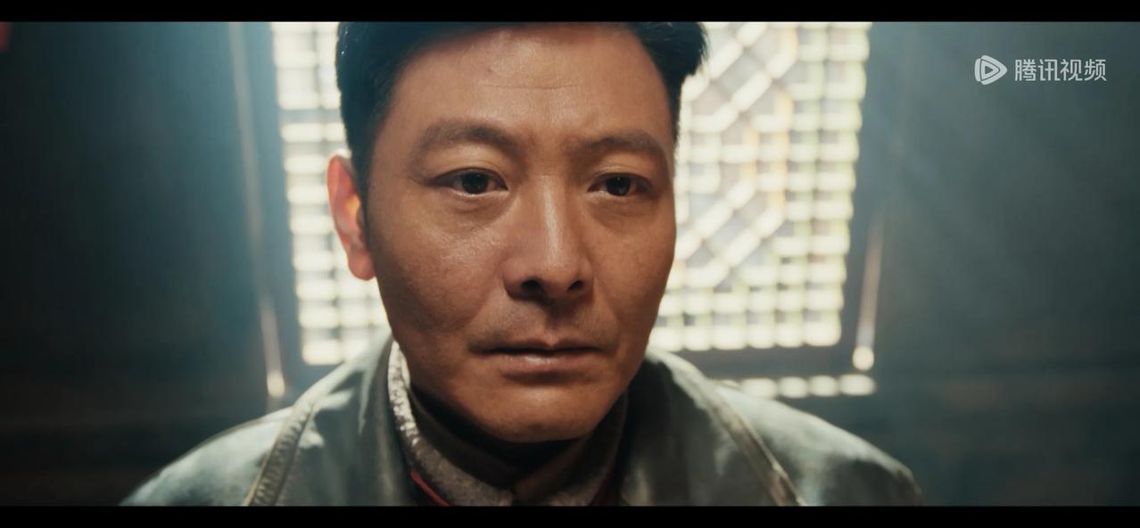 《征途》看完第一集，从红一，红四方面军会师时，毛主席的热情，张国焘的冷漠就能看出