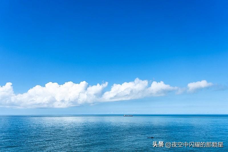 分享一张蔚蓝的天空配大海照片