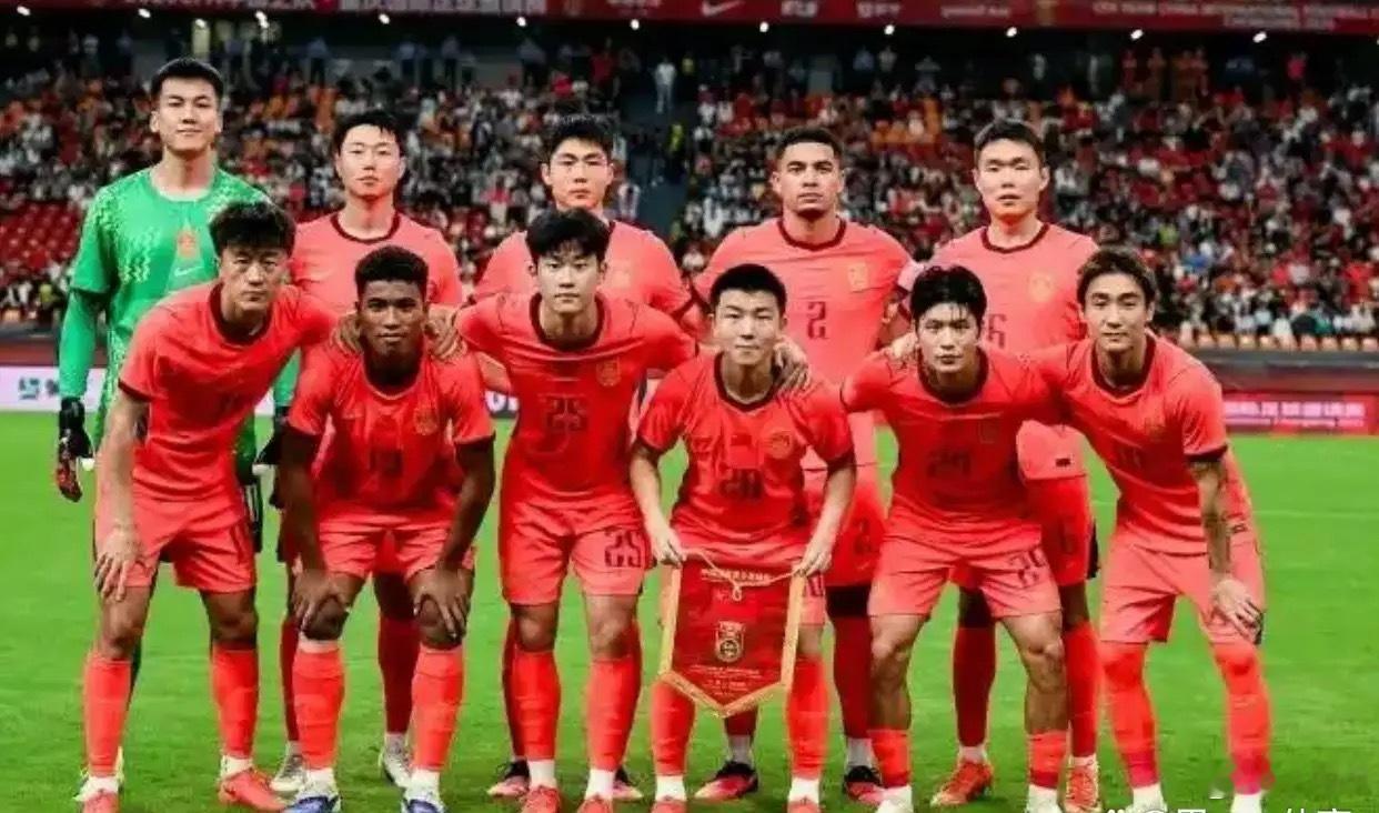 国足世界排名96，亚洲第15。积分1241.9，刚吞三连败。但亚洲还有大约30支