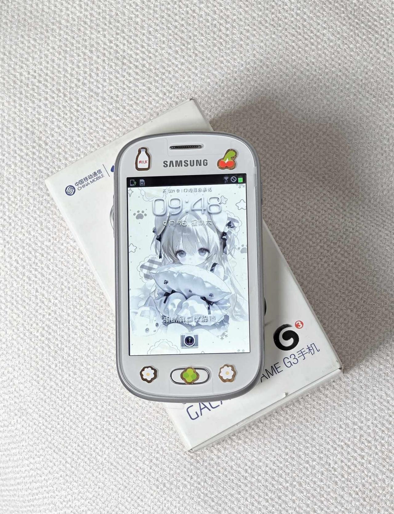 【记录】我的新桌搭🍞三星圆滚滚小手机📱
古早电子垃圾新增一员，居然淘到了全新