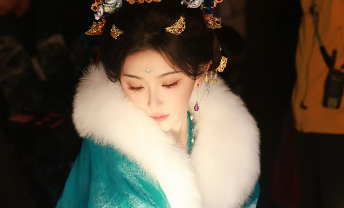 孔雪儿和浅浅都要幸福 要赚大钱发大财希望姐姐发展的越来越好 