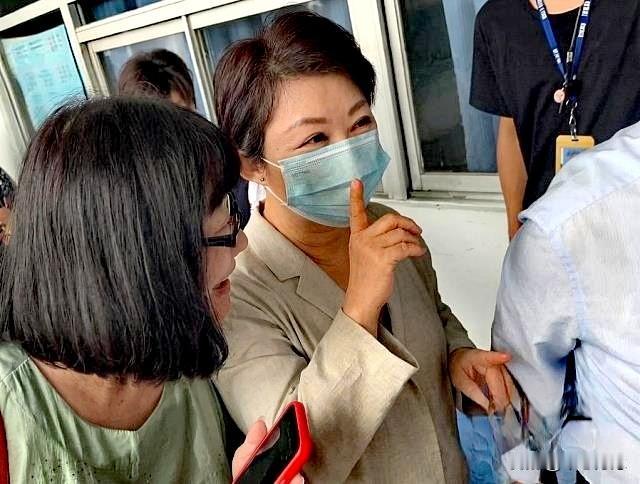 卢秀燕“九合一”选举完后要访陆？其指派台中市官员9月初出席东莞台湾名品博览会，被