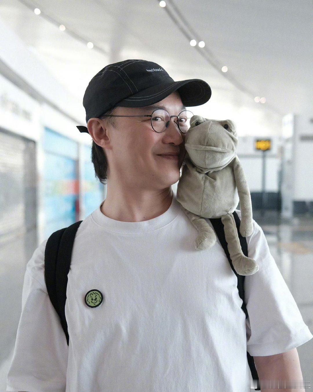 陈奕迅手指头好痛 陈奕迅这波弹吉他真的杀我！指尖虽痛，但歌声里的温柔和对音乐的执