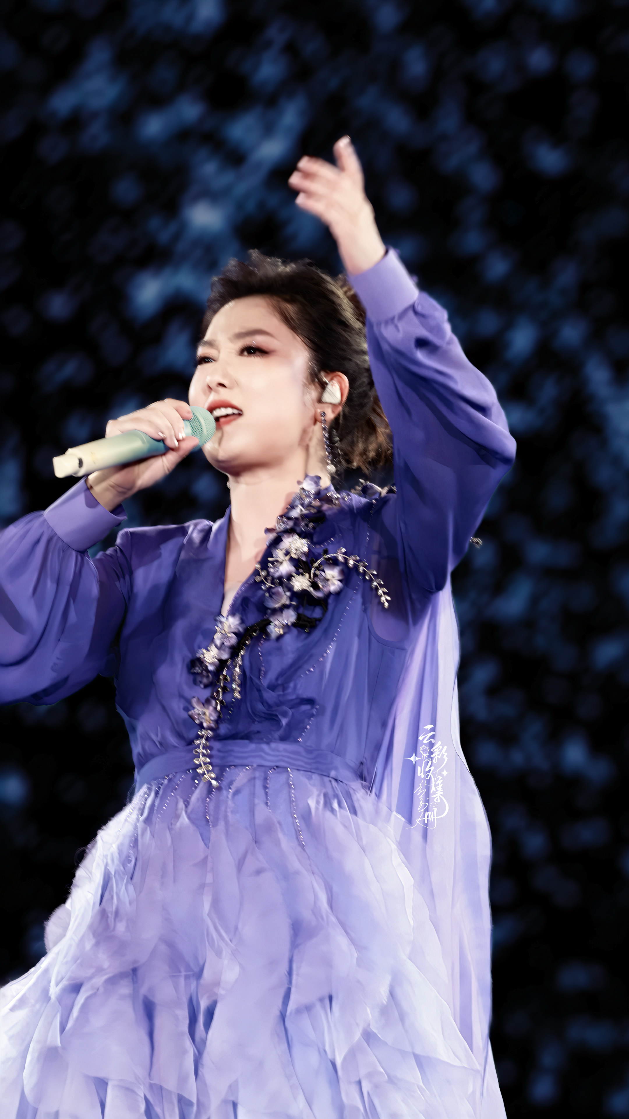 凤凰传奇主唱玲花 杨魏玲花舞台女帝 260613 吉祥如意演唱会广州站黑魔仙女王