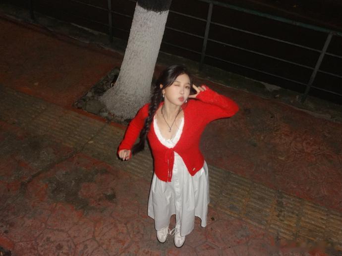 双轨迎来又一次热播期双轨半年后热度再飙升双轨二次出圈热度稳步持续节节攀升