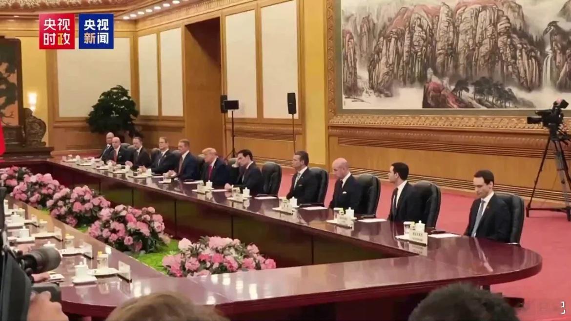 黄仁勋：这是一次非常成功的会谈 这些美方代表在中美元首会谈会场黄仁勋谈中国AI发